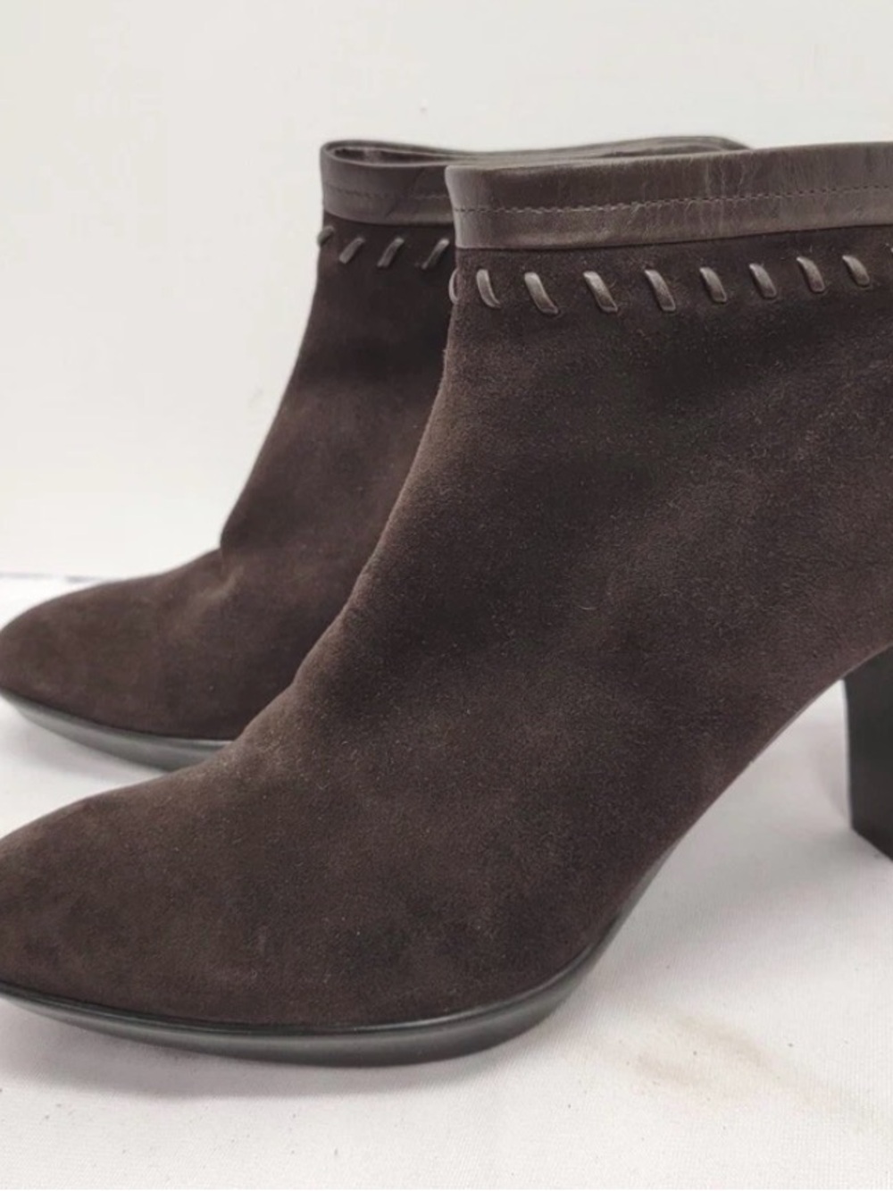 Made in Italy Aquatalia suede ankle boots